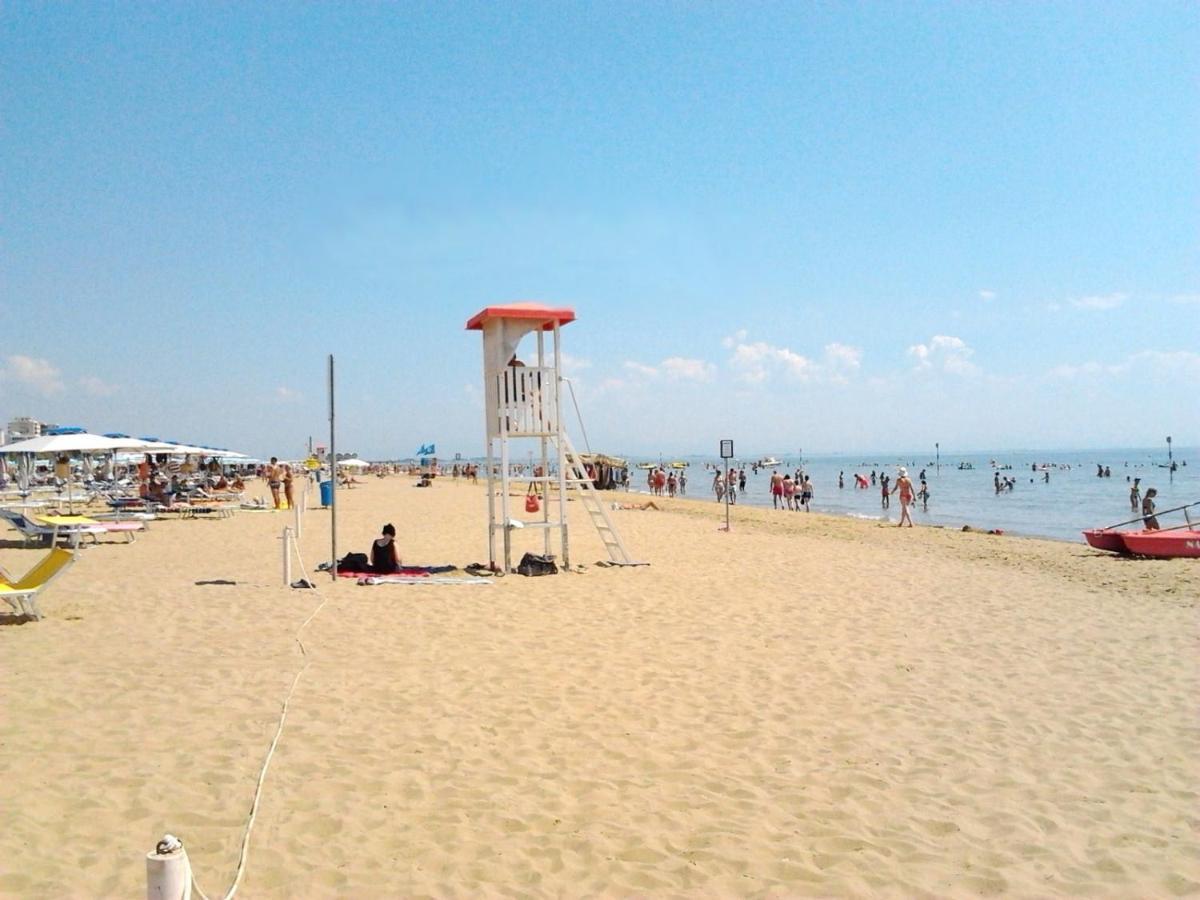 Lucerna Apartments At Sabbiadoro Beach リニャーノ・サッビアドーロ エクステリア 写真